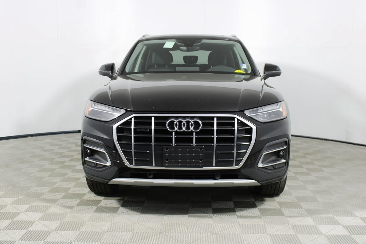 Used 2023 Audi Q5 2.0T Premium w/ Convenience Package AWD/4WD image 2