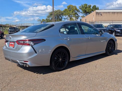 Used 2024 Toyota Camry XSE image 3