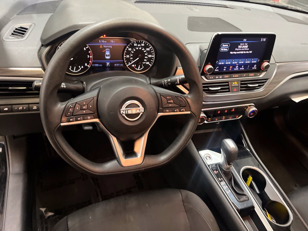 Used 2024 Nissan Altima 2.5 SV FWD image 14