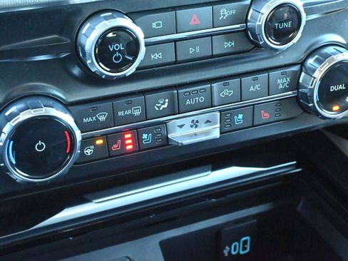 Used 2026 Ford F450 Platinum w/ Platinum Plus Package image 22