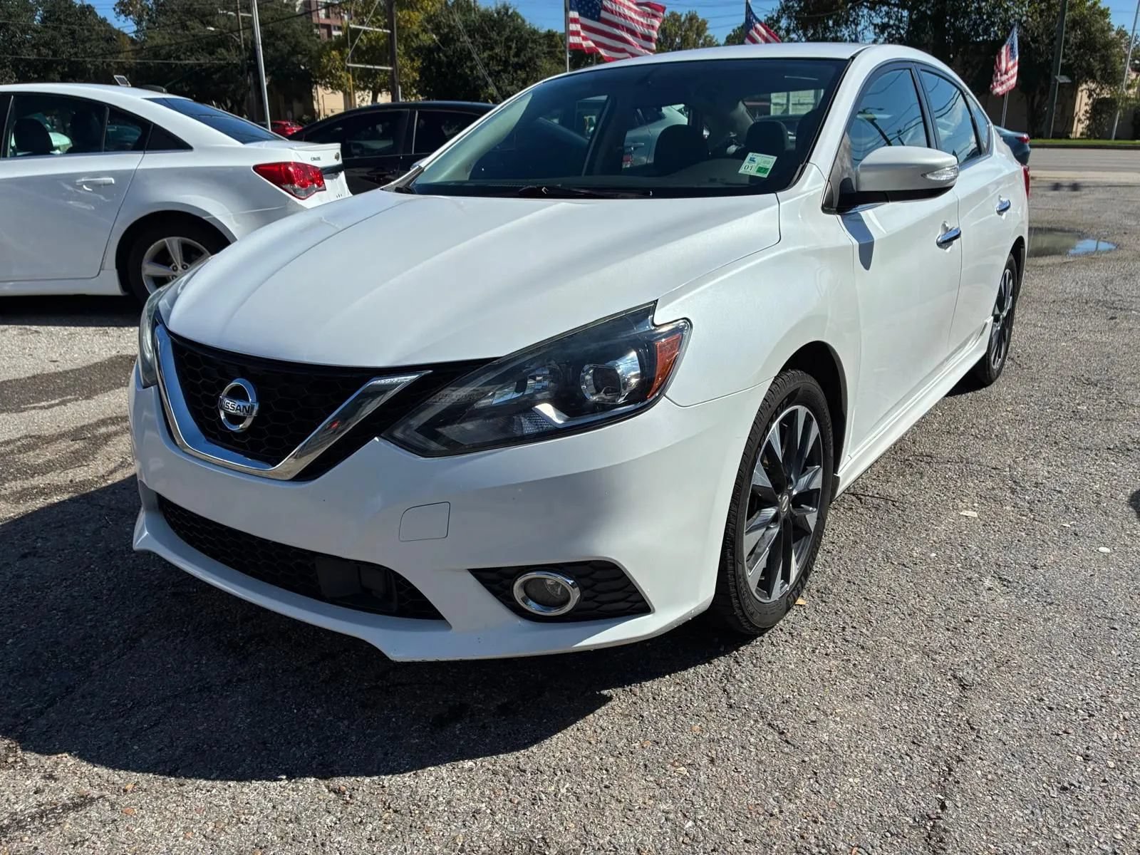 Used 2018 Nissan Sentra SR FWD image 1