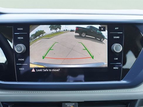 Used 2024 Volkswagen Taos SE FWD image 14