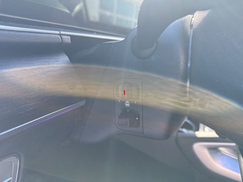 Used 2023 Mercedes-Benz GLE 350 4MATIC image 11