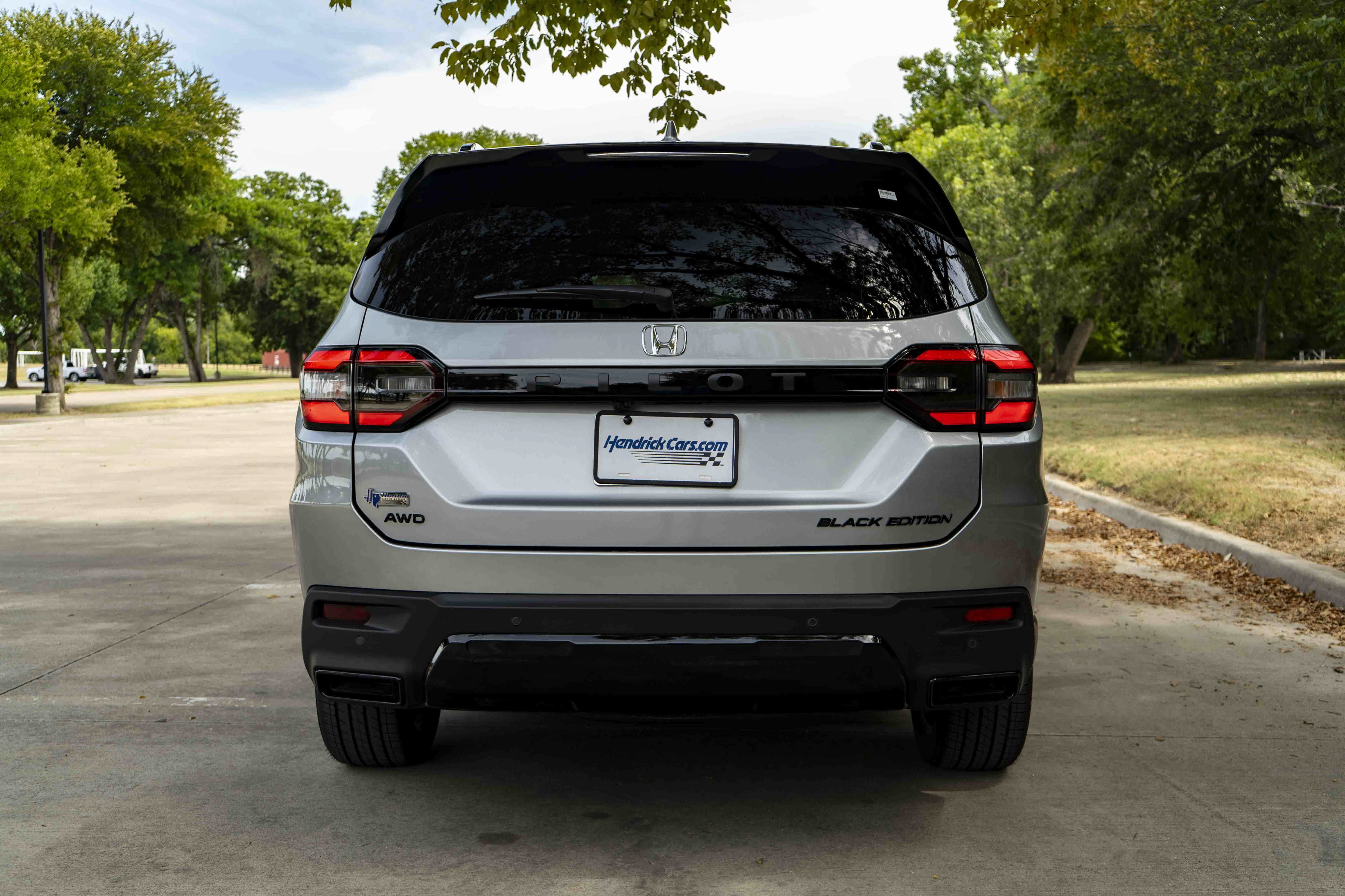 Certified 2026 Honda Pilot Black Edition image 8