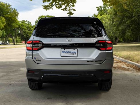 Used 2026 Honda Pilot Black Edition image 8