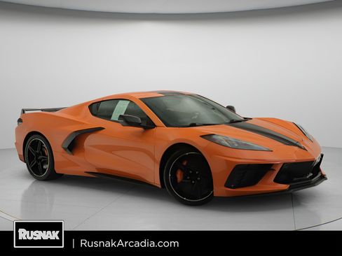 Used 2022 Chevrolet Corvette Stingray Premium Cpe w/ Z51 Performance Package RWD image 1