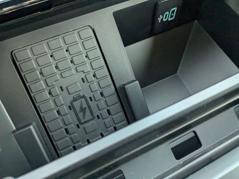 New 2026 Ford F250 Lariat w/ Black Appearance Package image 27