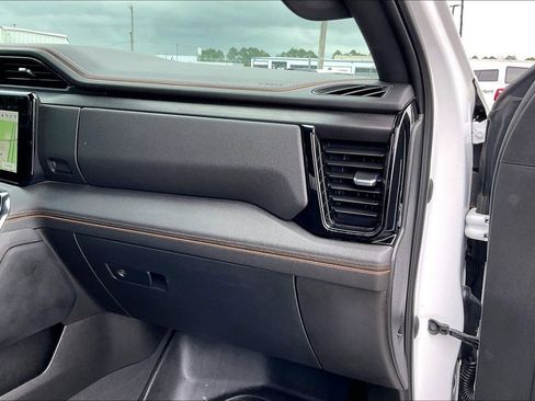 Used 2023 GMC Sierra 1500 AT4 w/ AT4 Preferred Package AWD/4WD image 23
