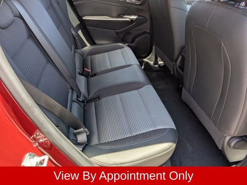 Used 2025 Chevrolet Trax LT w/ LT Convenience Package FWD image 29