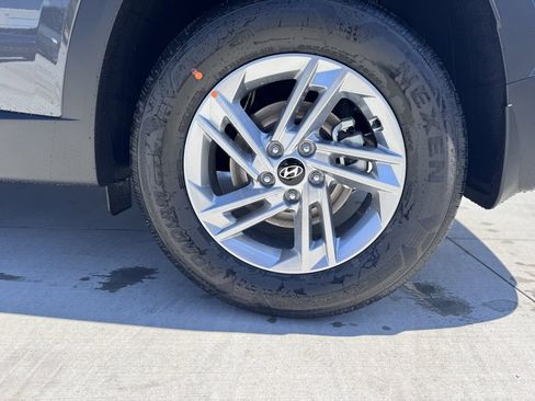 New 2026 Hyundai Tucson SE image 9