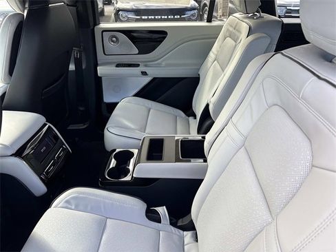 New 2026 Lincoln Aviator Black Label w/ Jet Appearance Package image 18