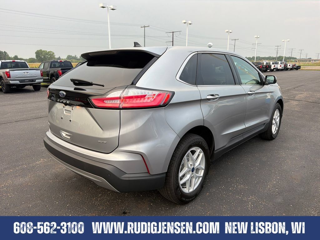 Used 2022 Ford Edge SEL AWD/4WD image 5