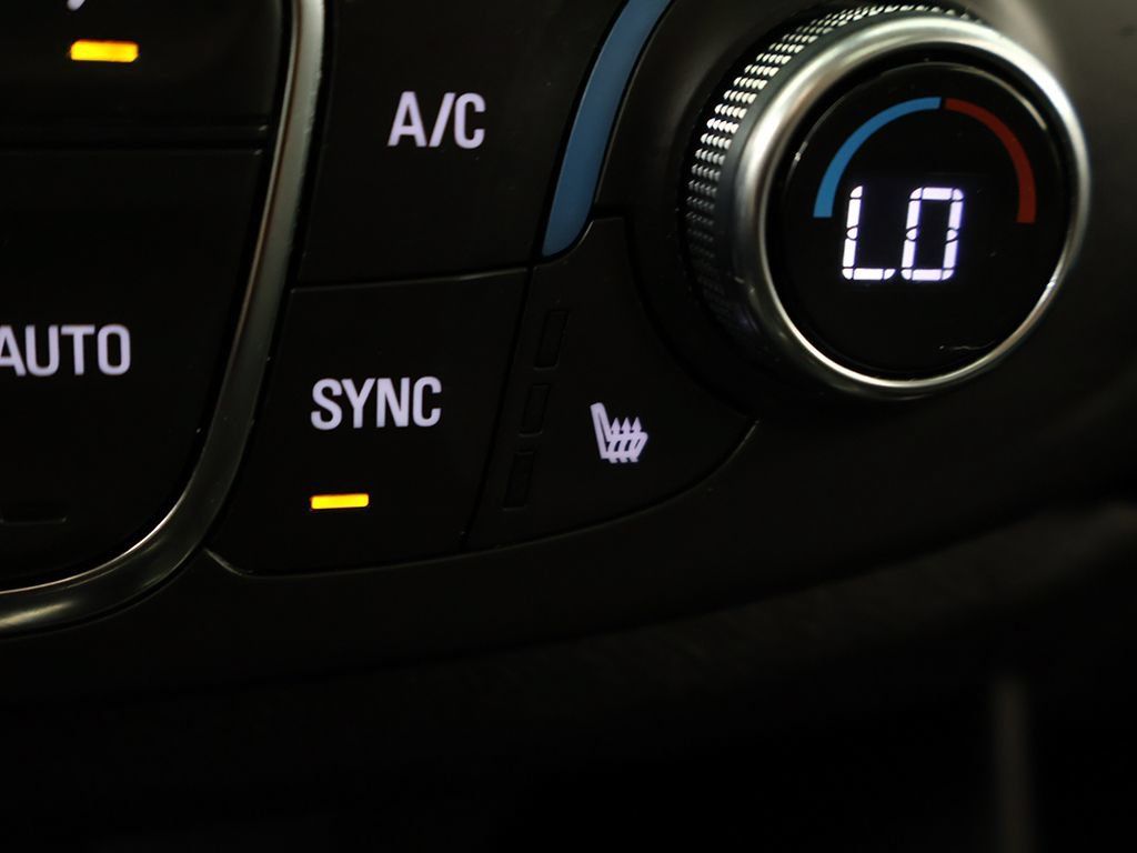 Used 2021 Chevrolet Traverse RS w/ LPO, Floor Liner Package AWD/4WD image 59