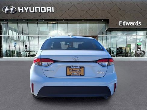 Used 2025 Toyota Corolla LE image 6