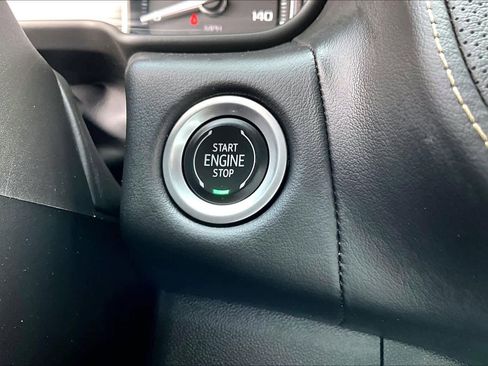 Used 2021 GMC Yukon SLT w/ SLT Premium Package image 35