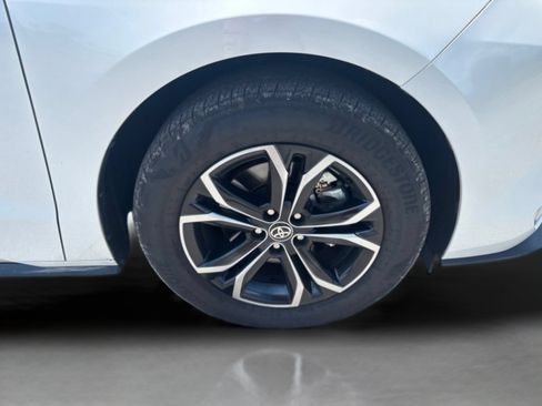 Used 2026 Toyota Sienna Platinum AWD/4WD image 37
