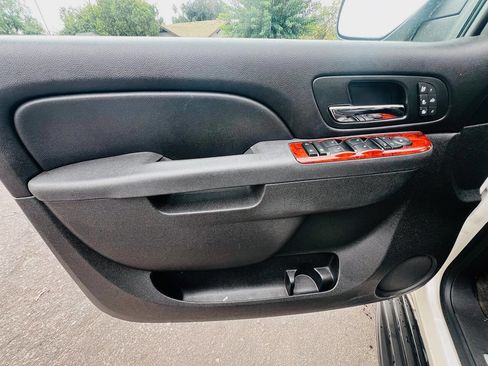 Used 2012 Chevrolet Tahoe LTZ image 18