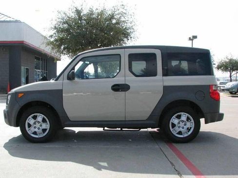 Used 2005 Honda Element LX image 2