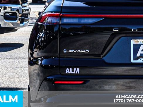 Used 2025 Toyota Crown Signia image 13