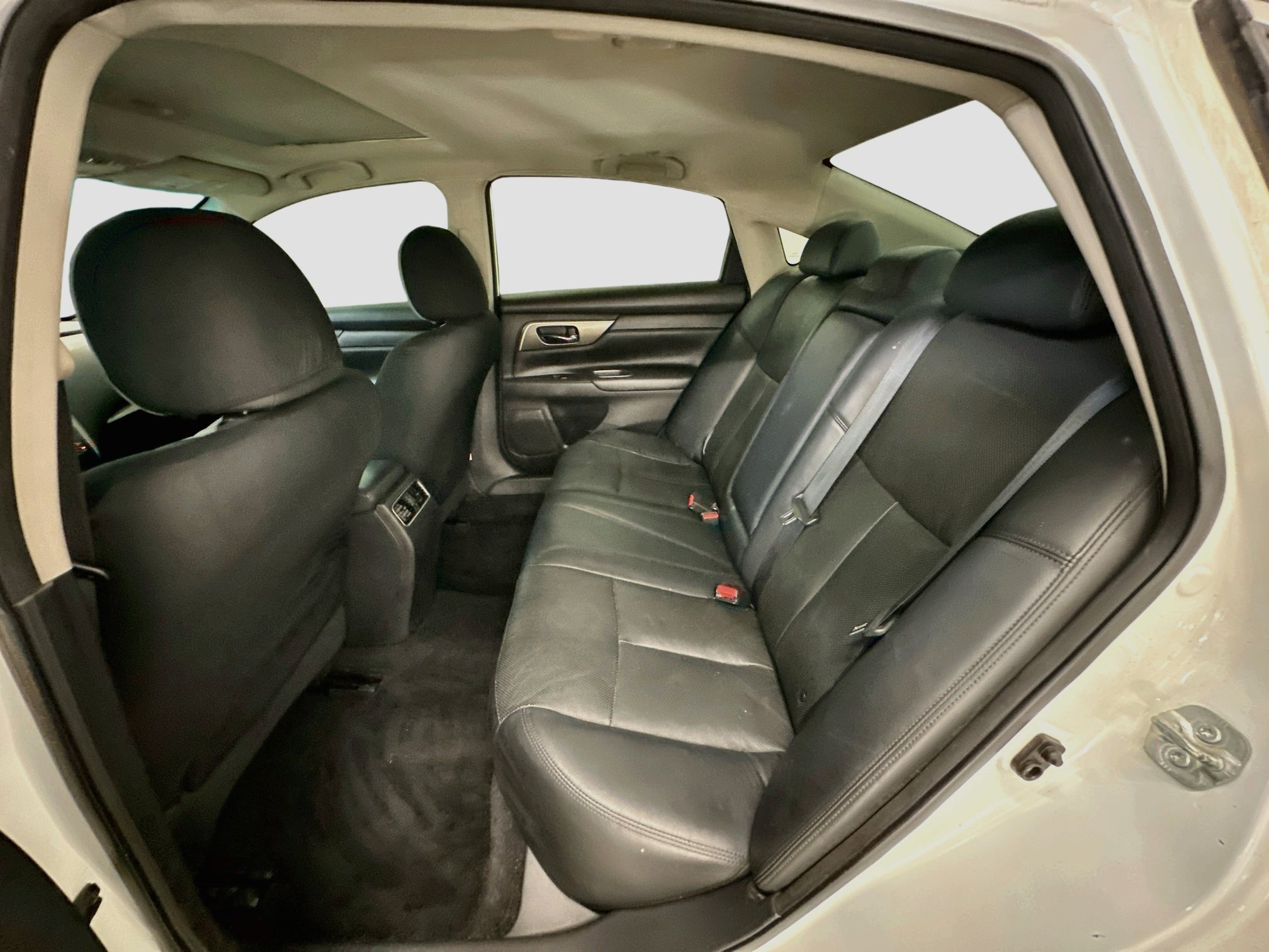 Used 2015 Nissan Altima 2.5 SL w/ Moonroof Package FWD image 28