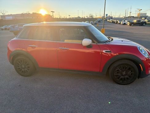 Used 2021 MINI Cooper 4-Door Hardtop w/ Storage Package image 13