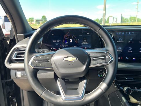 Used 2026 Chevrolet Traverse LT AWD/4WD image 10