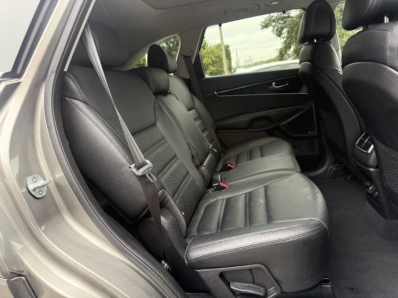 Used 2016 Kia Sorento SX FWD image 17