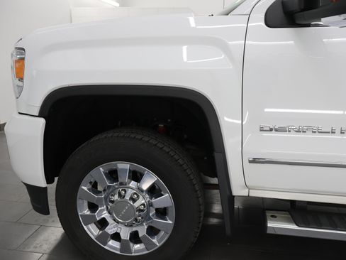 Used 2016 GMC Sierra 2500 Denali w/ Duramax Plus Package AWD/4WD image 30