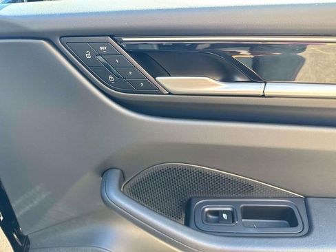 Used 2025 Porsche Macan Electric image 20