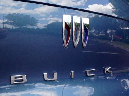 Used 2025 Buick Envista Sport Touring w/ Convenience I Package FWD image 34