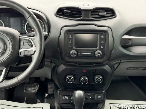 Used 2019 Jeep Renegade Sport image 17