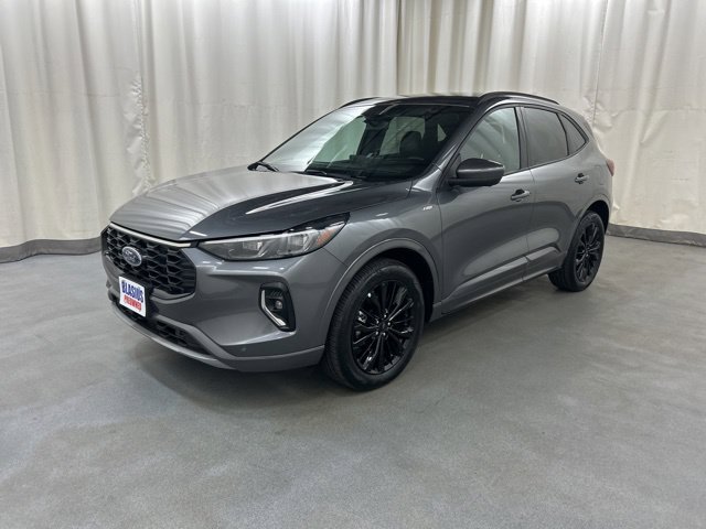 Used 2023 Ford Escape ST-Line Elite AWD/4WD image 2