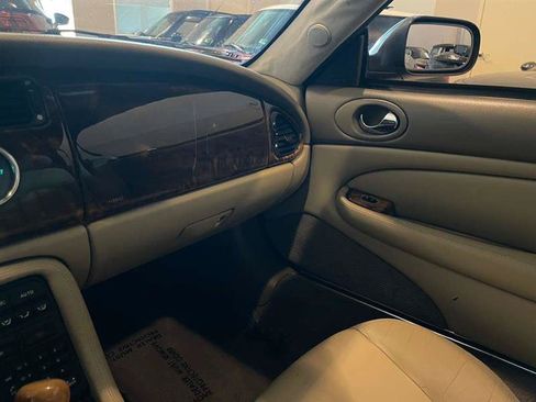 Used 2006 Jaguar XK8 Convertible RWD image 27