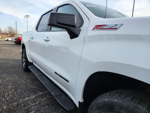 Used 2021 Chevrolet Silverado 1500 RST w/ Z71 Off-Road Package image 39