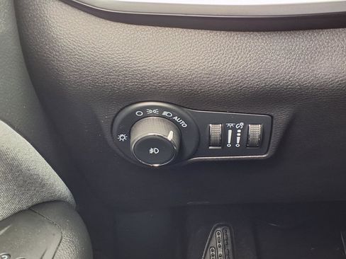 Used 2022 Jeep Compass Latitude image 8