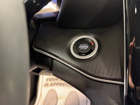 Used 2023 Jeep Grand Cherokee L Laredo image 29