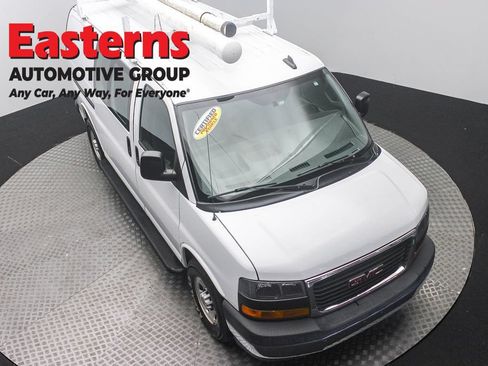 Used 2019 GMC Savana 2500 w/ Driver Convenience Package RWD image 3