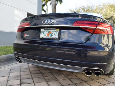 Used 2015 Audi S8 image 19