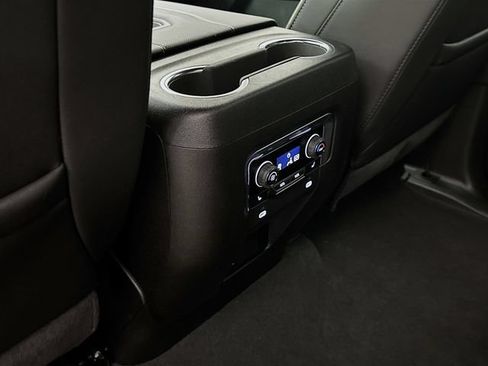 Used 2024 Chevrolet Suburban Premier AWD/4WD image 28