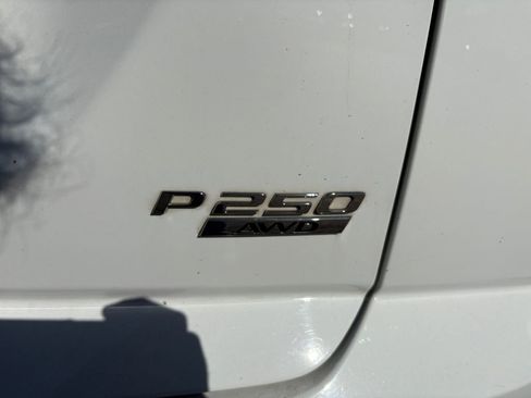 Used 2020 Jaguar E-PACE SE AWD/4WD image 17