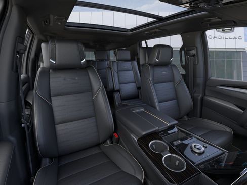 New 2026 Cadillac Escalade ESV Luxury AWD/4WD image 16