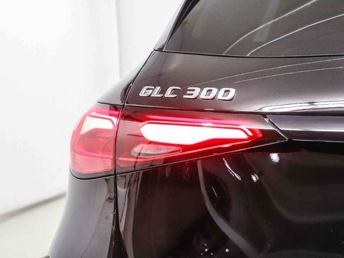 Certified 2024 Mercedes-Benz GLC 300 image 11