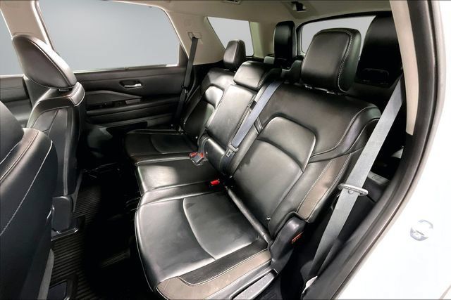 Used 2023 Nissan Pathfinder SL AWD/4WD image 21