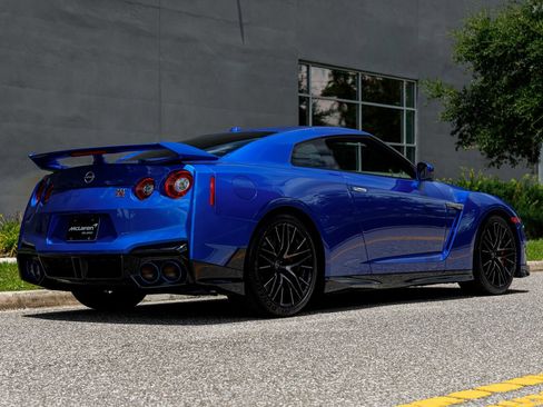 Used 2024 Nissan GT-R AWD/4WD image 10