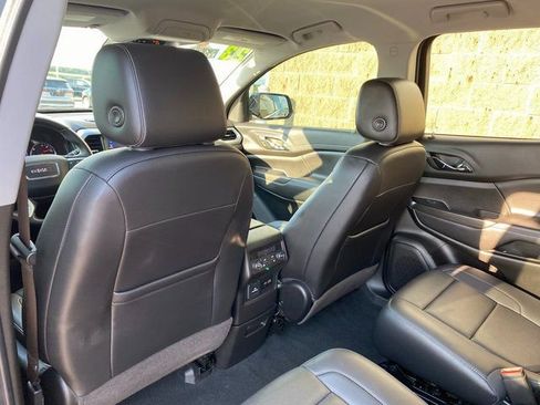 Used 2023 GMC Acadia SLT w/ Technology Package image 12