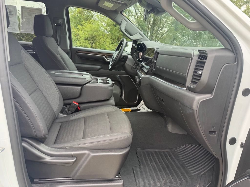 Used 2024 Chevrolet Silverado 1500 LT AWD/4WD image 21