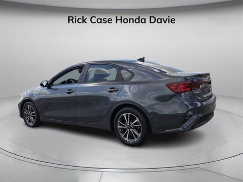 Used 2022 Kia Forte LXS image 7