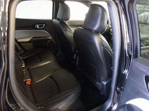 Used 2024 Jeep Compass Limited image 21