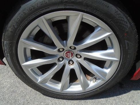 Used 2016 Jaguar F-TYPE Convertible RWD image 18