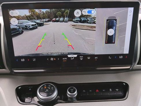 Used 2025 Ford Expedition Active image 23